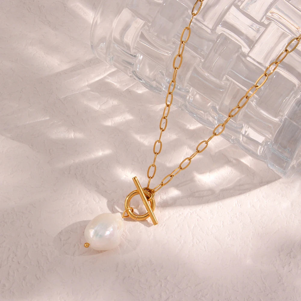 Pearl Pendant Chain Necklace